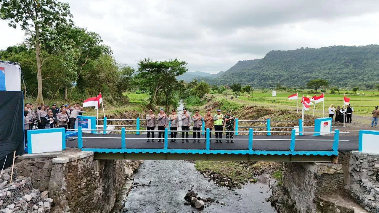 Kapolri Resmikan 19 Jembatan Merah Putih Presisi di Jateng, Akses Desa Kian Terhubung (Kliksolonews/dok)