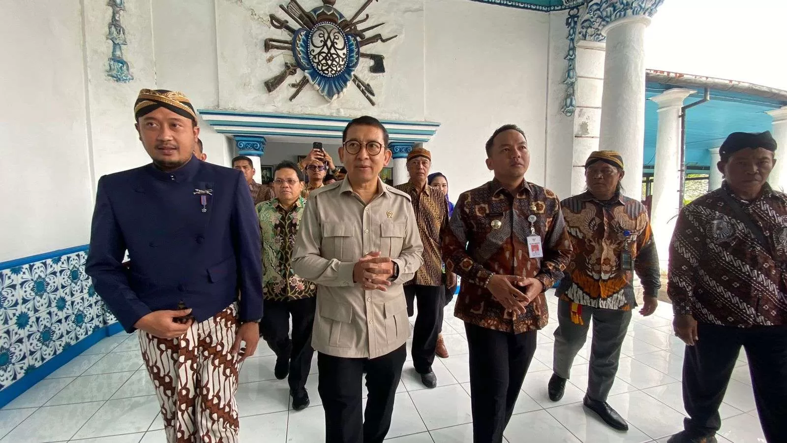 Respati Dampingi Menbud Serahkan SK Penataan Keraton Kasunanan Solo (Kliksolonews/dok)
