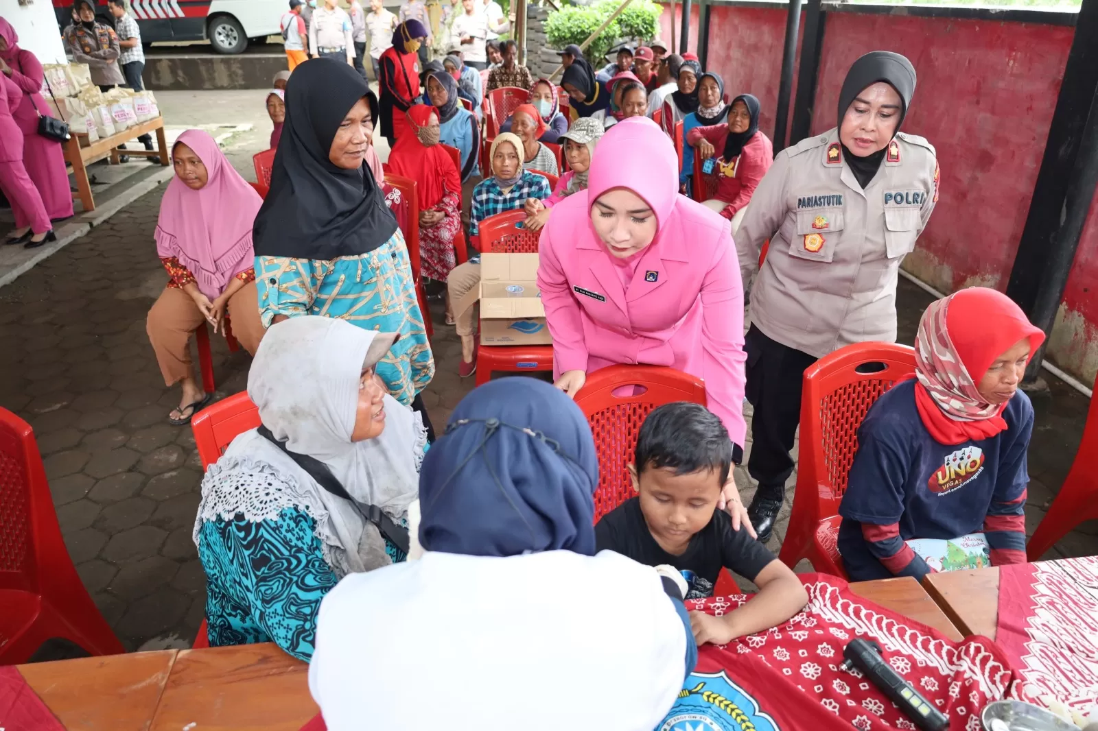 Peduli Sesama, Bhayangkari dan Polres Sukoharjo Gelar Baksos untuk Disabilitas dan Pemulung (Kliksolonews/dok)
