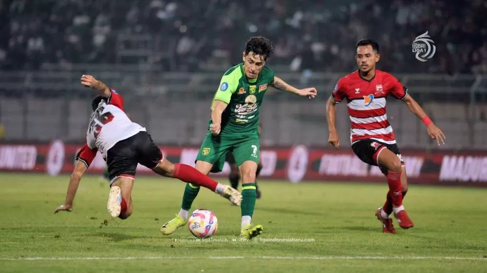 Link Streaming Madura United vs Persebaya Surabaya: Bajul Ijo Tak Gentar Meski Tanpa Dukungan Suporter. (KlikSoloNews/dok Ileague)