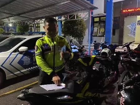 Satlantas Polres Karanganyar Intensifkan Penertiban Knalpot Brong dan Cegah Balap Liar. (KlikSoloNews/dok)