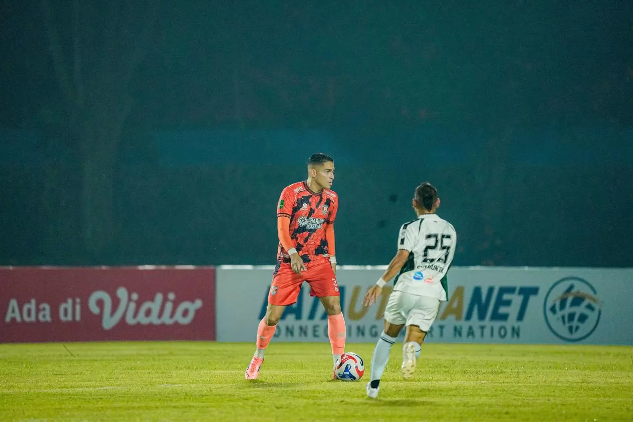 Juan Morales Persembahkan Gol Emosional untuk Sang Kakek. (KlikSoloNews/dok)