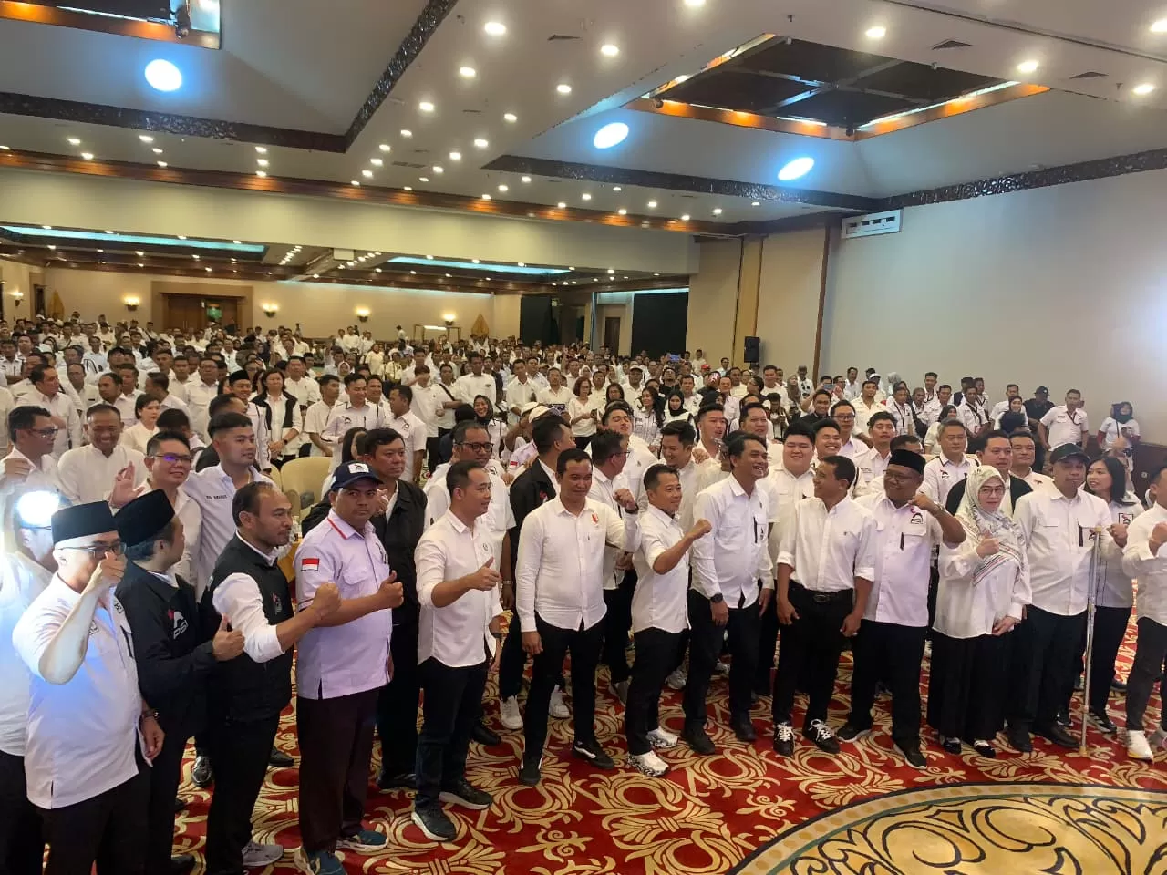 Lantik Pengurus PSI se-Jateng di Solo, Pesan Tegas Kaesang: Pemilu 2029 Harus Menang Mutlak di Jateng. (KlikSoloNews/Adhirajasa)