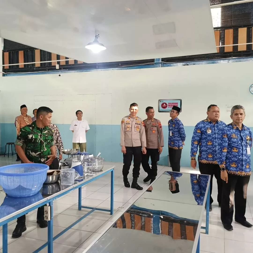 ilustrasi. Cegah Keracunan 2026, BGN Siap Tutup Dapur Makan Bergizi Gratis. (KlikSoloNews/dok)