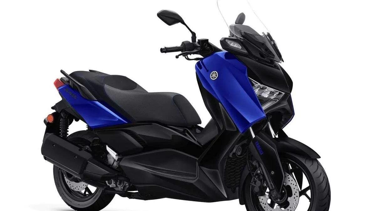 Tampil Lebih Maskulin! Segini Harga Yamaha XMAX Connected Rilis Warna Metallic Blue & Ceramic Grey. (KlikSoloNews/dok Yamaha)