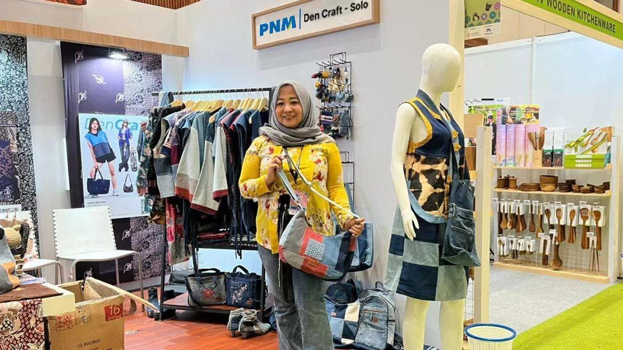 Kisah DenCraft Solo: Erna Ubah Jeans Bekas Jadi Tas dan Tembus Inacraft 2026. (KlikSoloNews/dok)