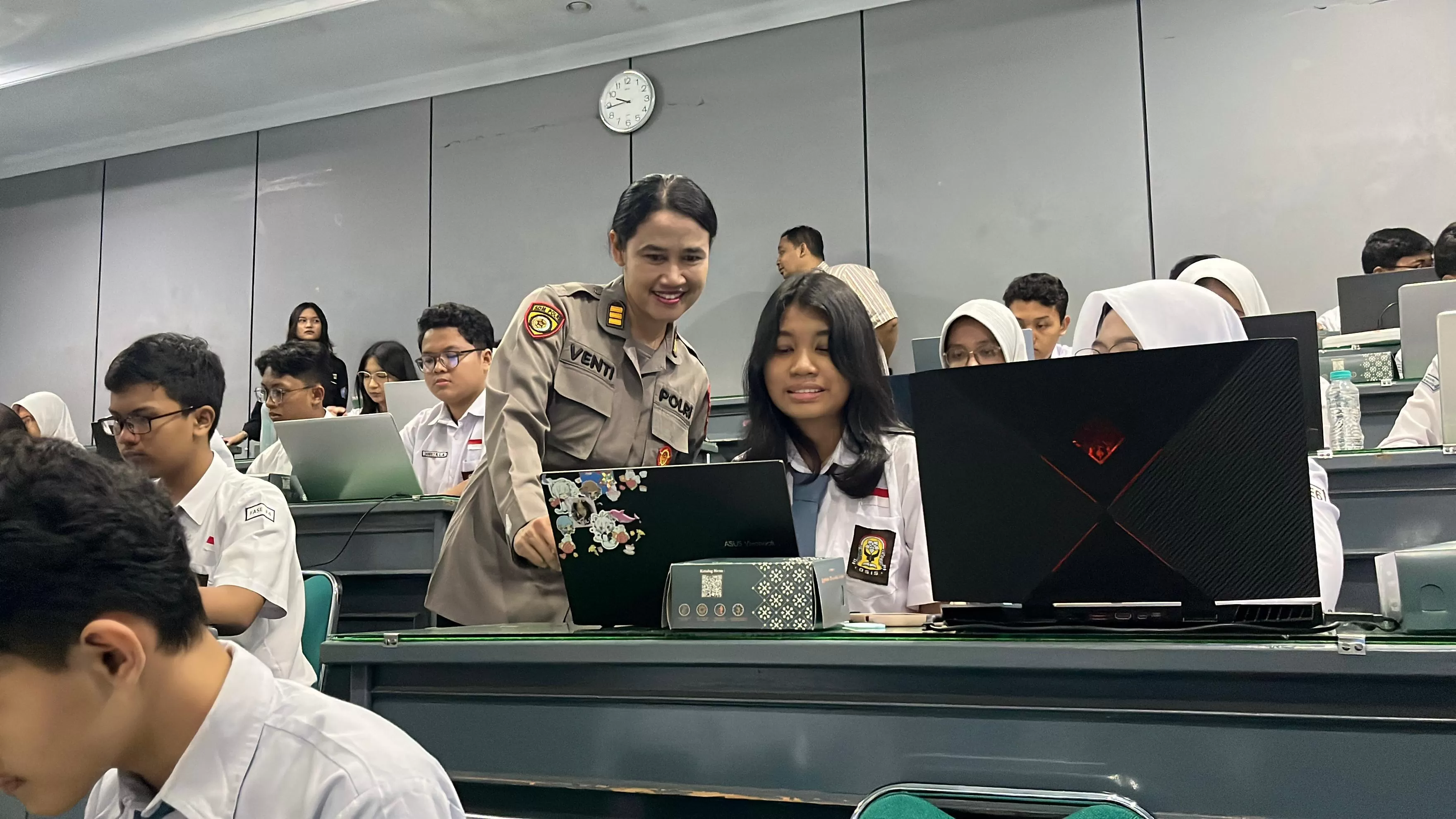 Polresta Surakarta Gelar Campaign Hour of Code AI Ready ASEAN di Enam SLTA. (KlikSoloNews/dok)