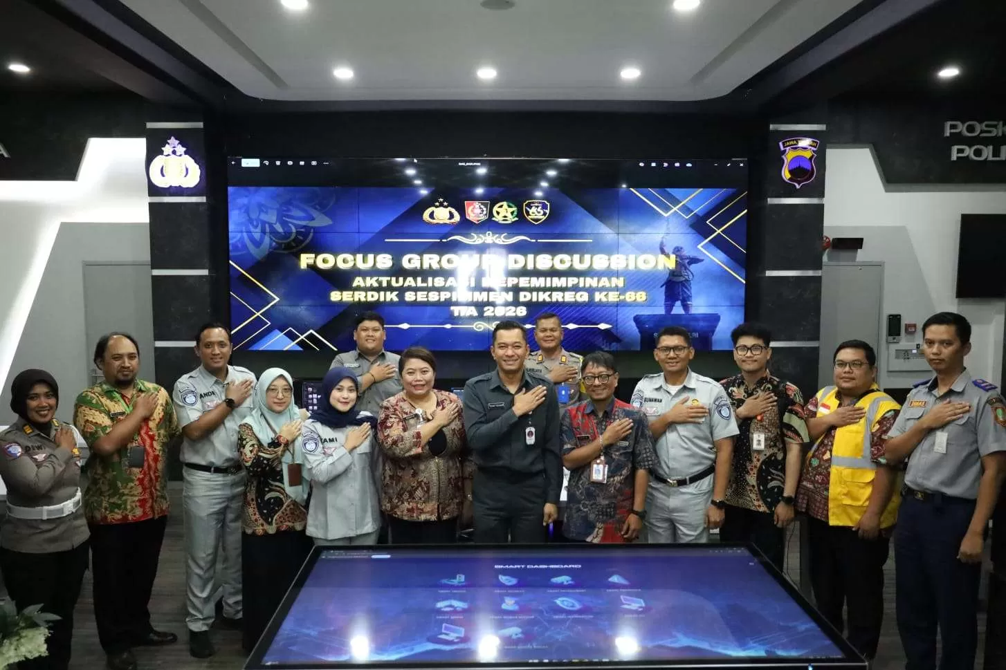 Peserta Didik Sespimen ke-66 Gelar FGD Bersama 5 Pilar, Bahas Penanganan Laka Lantas di Polresta Surakarta. (KlikSoloNews/dok)