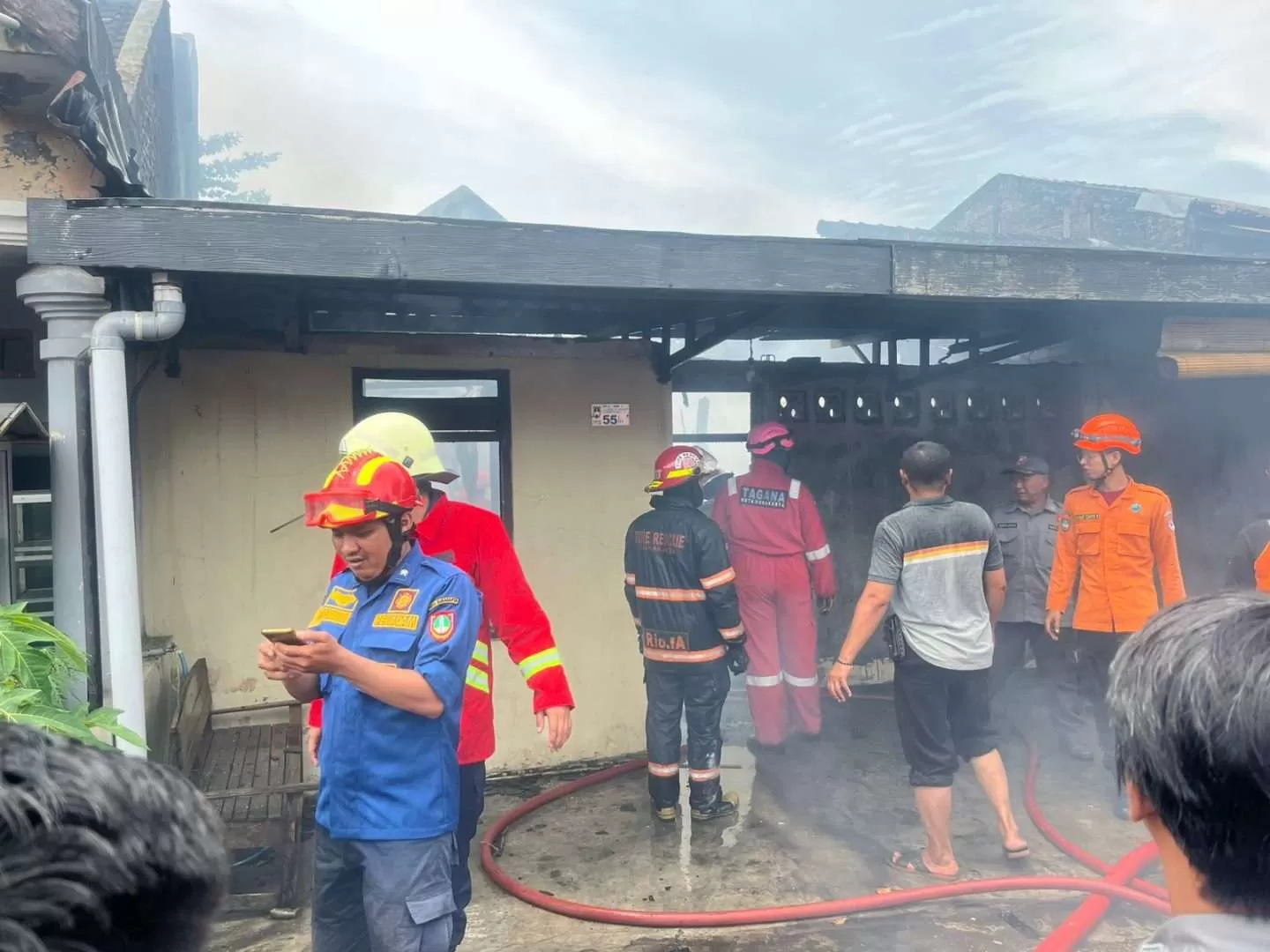 Kebakaran Gudang Frozen Food di Banjarsari Solo, 10 Freezer Ludes Terbakar. (KlikSoloNews/dok)