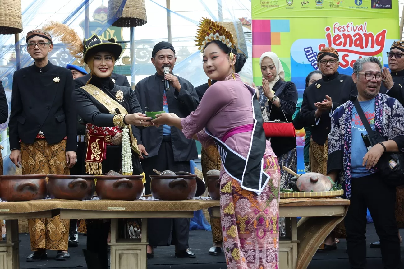 Makna Kelengketan Jenang di HUT ke-281 Solo: Simbol Adem Ayem Saklawase. (KlikSoloNews/dok)