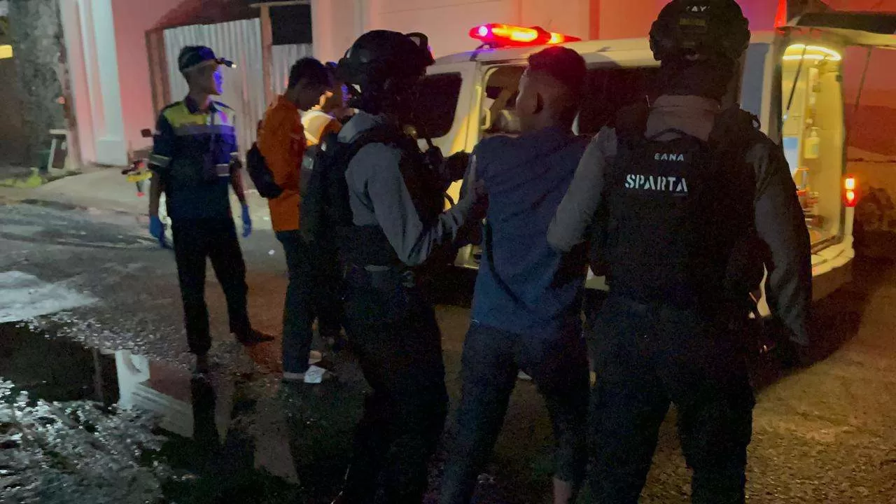 Diduga Terpengaruh Alkohol dan Obat Keras, Dua Pemuda Diamankan Tim Sparta Polresta Surakarta di Jebres. (KlikSoloNews/dok)