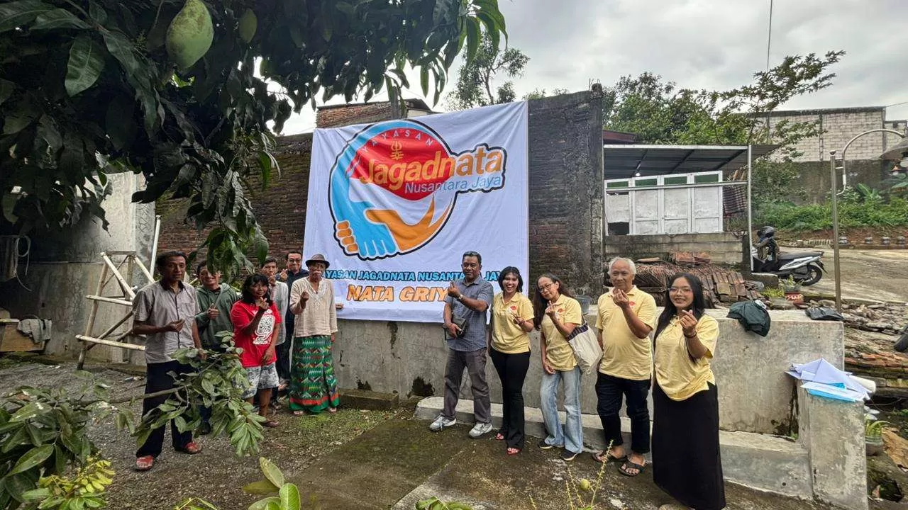 Program Nata Griya Hadir di Jebres, Yayasan Jagadnata Nusantara Jaya Bantu Warga Rumah Ambruk. (KlikSoloNews/dok)