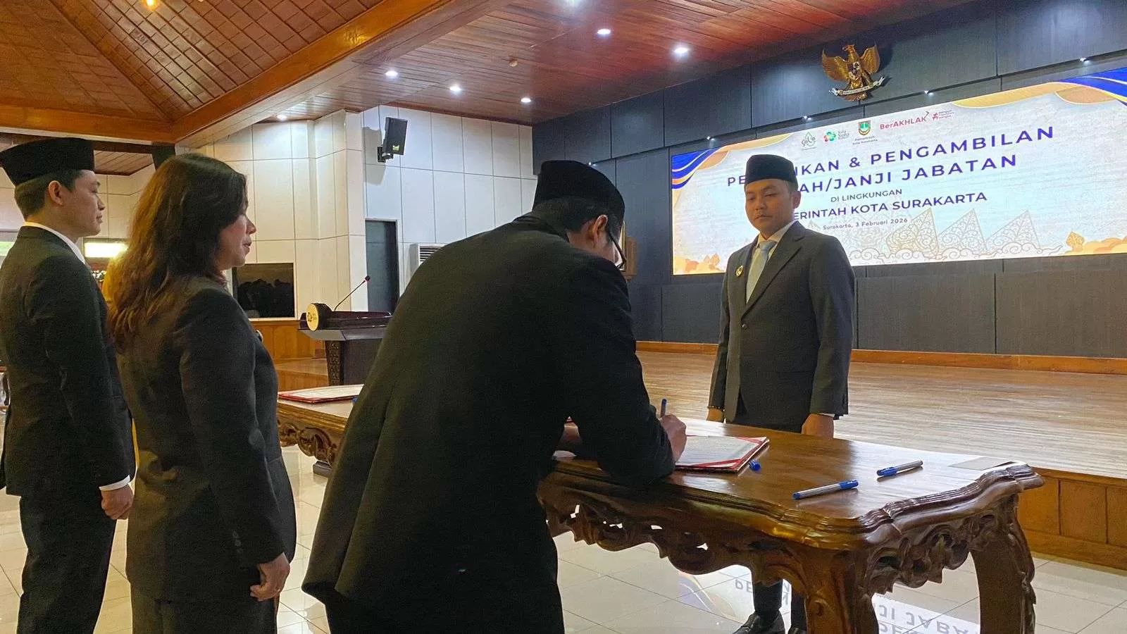 209 Pejabat Dilantik, Wali Kota Respati Ardi Tekankan Integritas dan Optimalisasi Pelayanan. (KlikSoloNews/dok)