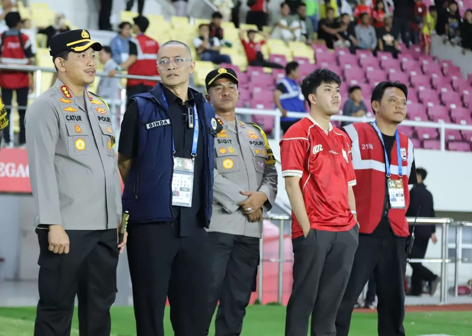 Antisipasi Pelanggaran Suporter di Laga Persis Solo vs Madura United, Polisi Perketat Pengawasan di Stadion Manahan. (KlikSoloNews/Benediktus Candra)