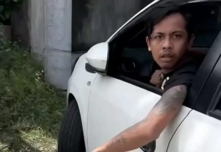 Viral! Pria Bertato Ngaku Anak Polisi Usai Diduga Tabrak Mobil Wanita, Netizen: Beraninya Sama Cewek. (KlikSoloNews/dok)