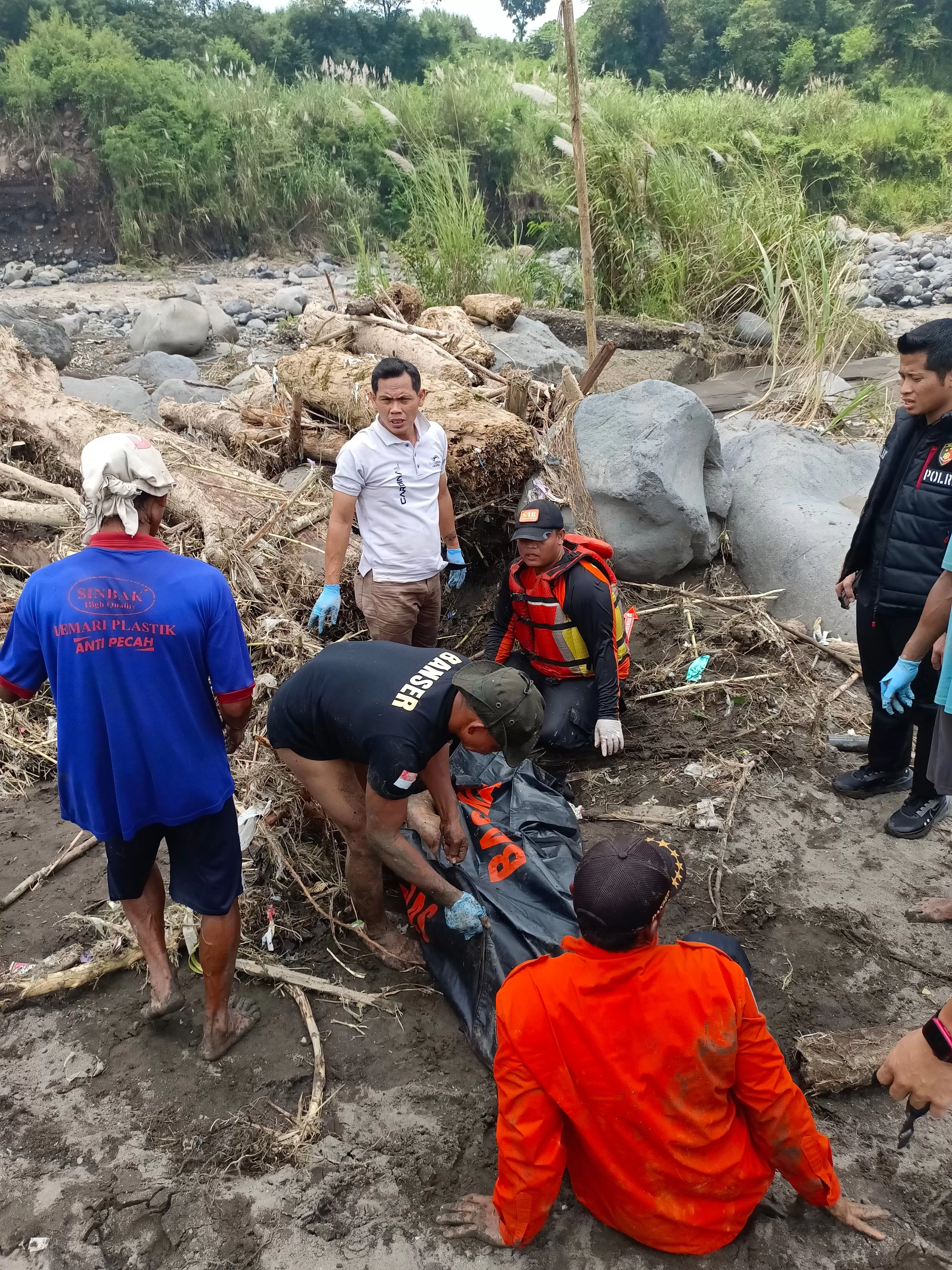 Remaja Tegal Tewas Terseret Arus saat Hujan Deras di Bojong. (KlikSoloNews/dok)