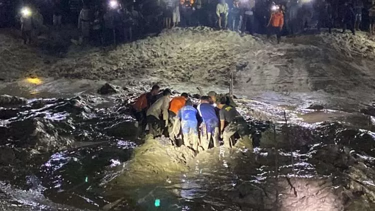 TRAGIS! Pria di Belitung Tewas Diterkam Buaya saat Mandi di Kolong Tambang, Disaksikan Anak Kandung. (KlikSoloNews/dok)