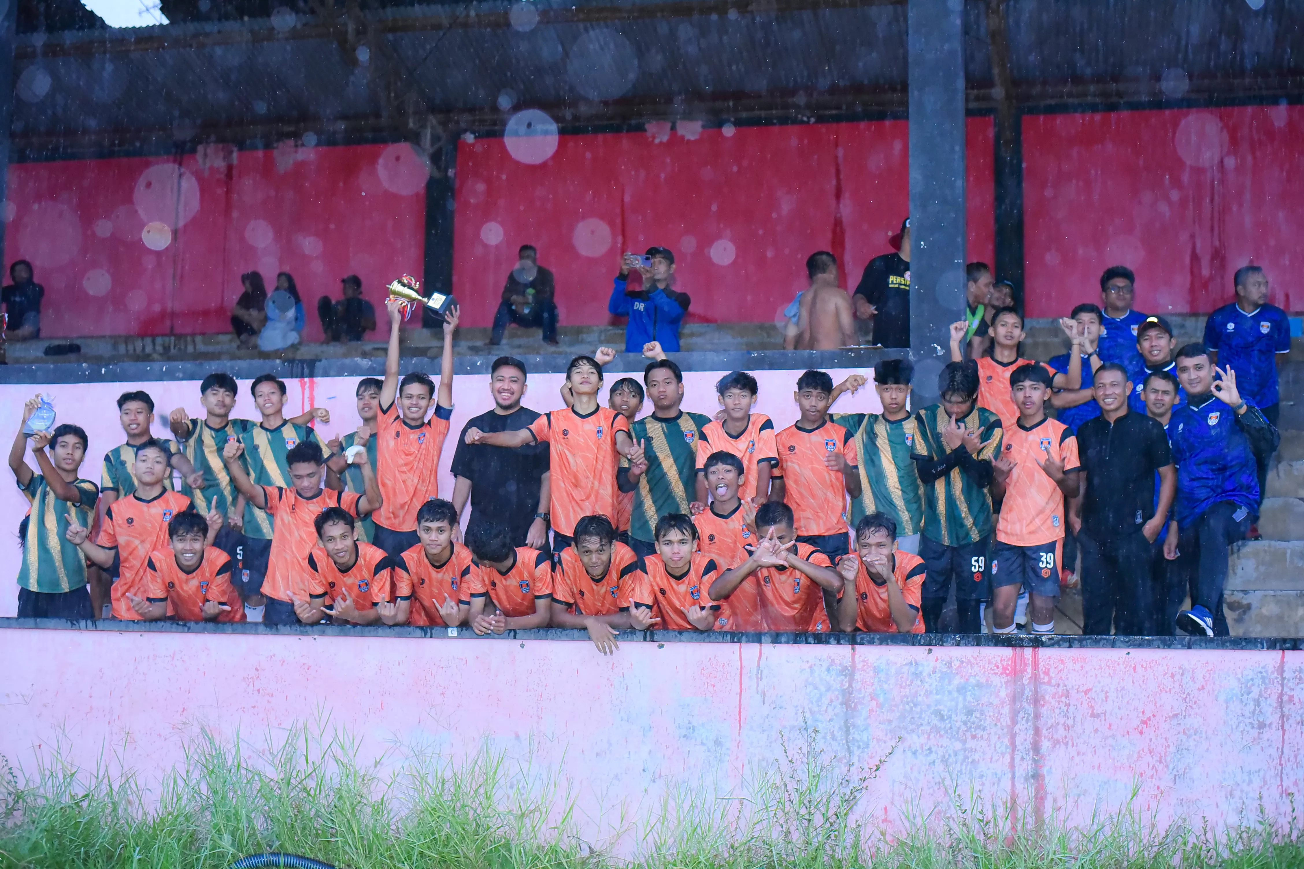 Juara Ramadhan Cup, Kendal Tornado FC Youth Siap Hadapi EPA U-19 (Kliksolonews/dok)