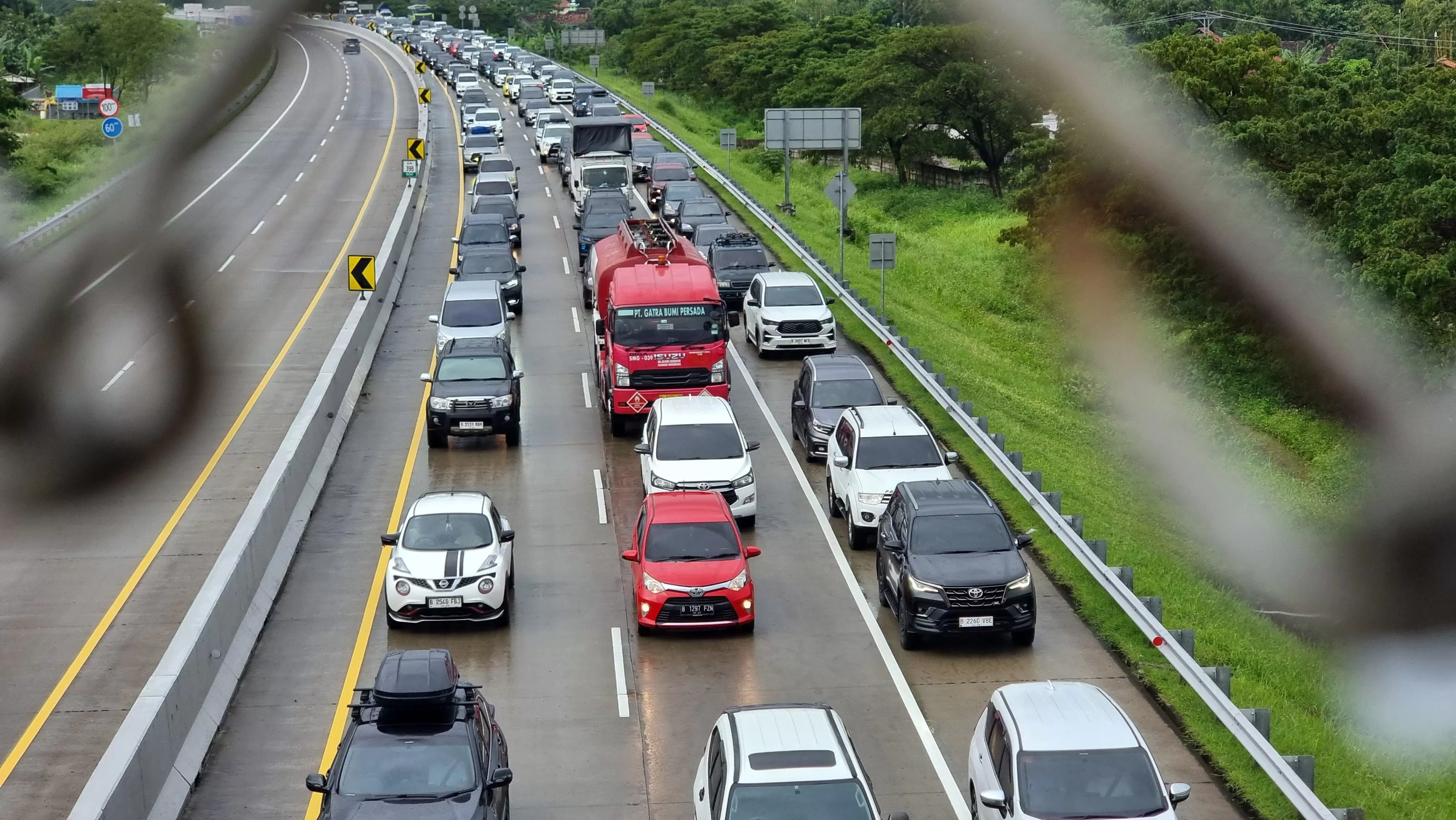 Puncak Arus Balik Diprediksi 24–25 Maret, Korlantas Terapkan One Way dan Contraflow di Tol Trans Jawa. (KlikSoloNews/dok Polda Jateng)