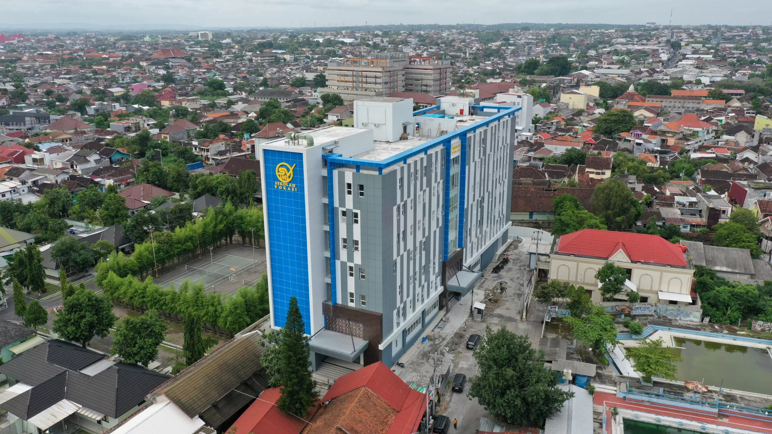 Mendiktisaintek Resmikan Gedung Baru Sekolah Vokasi UNS (Kliksolonews/dok)