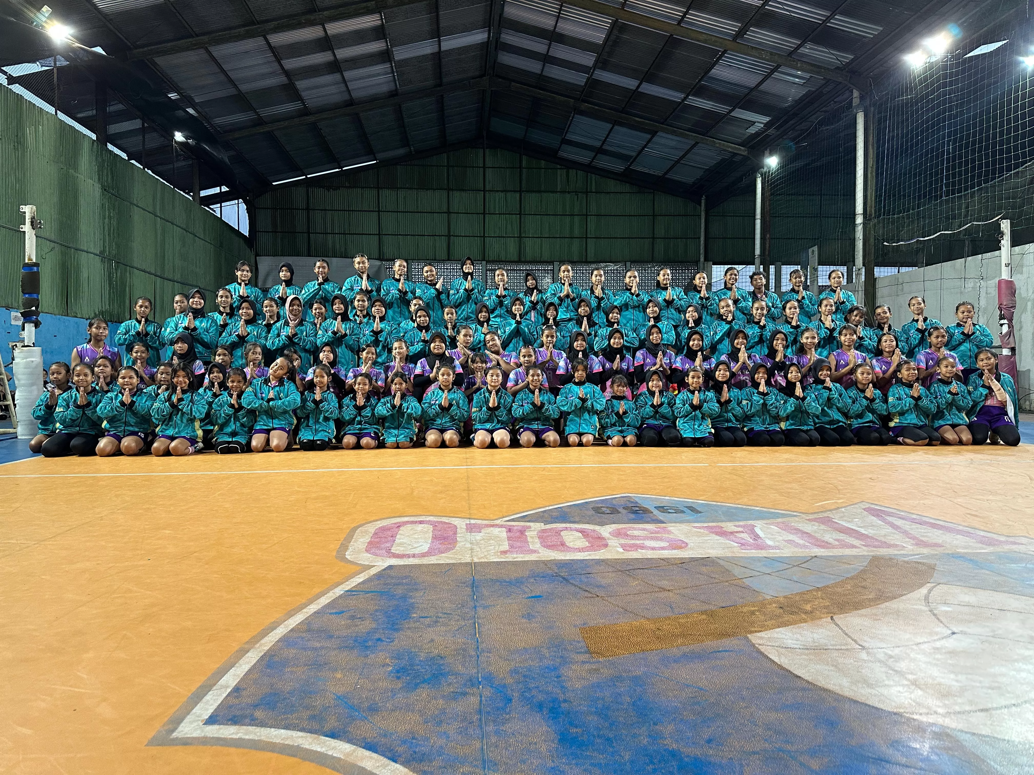 Klub Voli Putri Vita Solo Perkuat Kebersamaan Lewat Silaturahmi dan Buka Bersama Atlet (Kliksolonews/Dok)