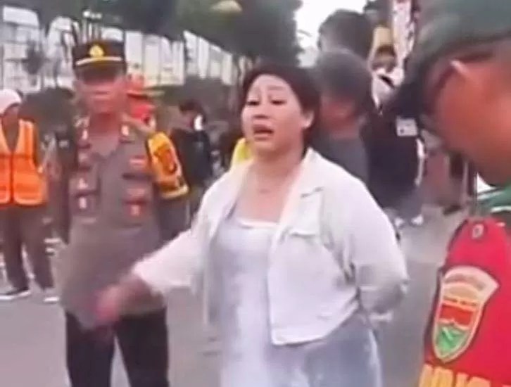 Blokir Rel di Garuntang Lampung, Warga Tuntut Ganti Rugi ke PT KAI Usai Kecelakaan, Warganet: Viralnya tentang Kebodohan. (KlikSoloNews/dok tangkapan layar instagram @fakta.indo)