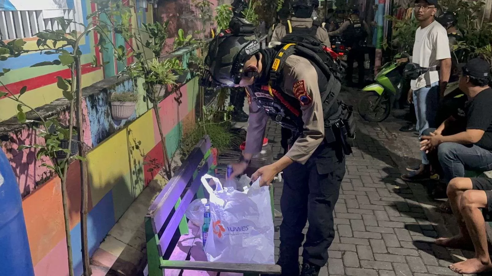 Nekat Pesta Miras saat Ramadan, Empat Warga Jebres Diamankan Tim Sparta Polresta Surakarta. (KlikSoloNews/dok)