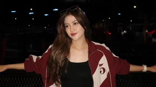 Viral! Influencer Ruce Nuenda Dikecam Usai Ngaku Kena Campak tapi Tetap Keluar Rumah. (KlikSoloNews/dok)