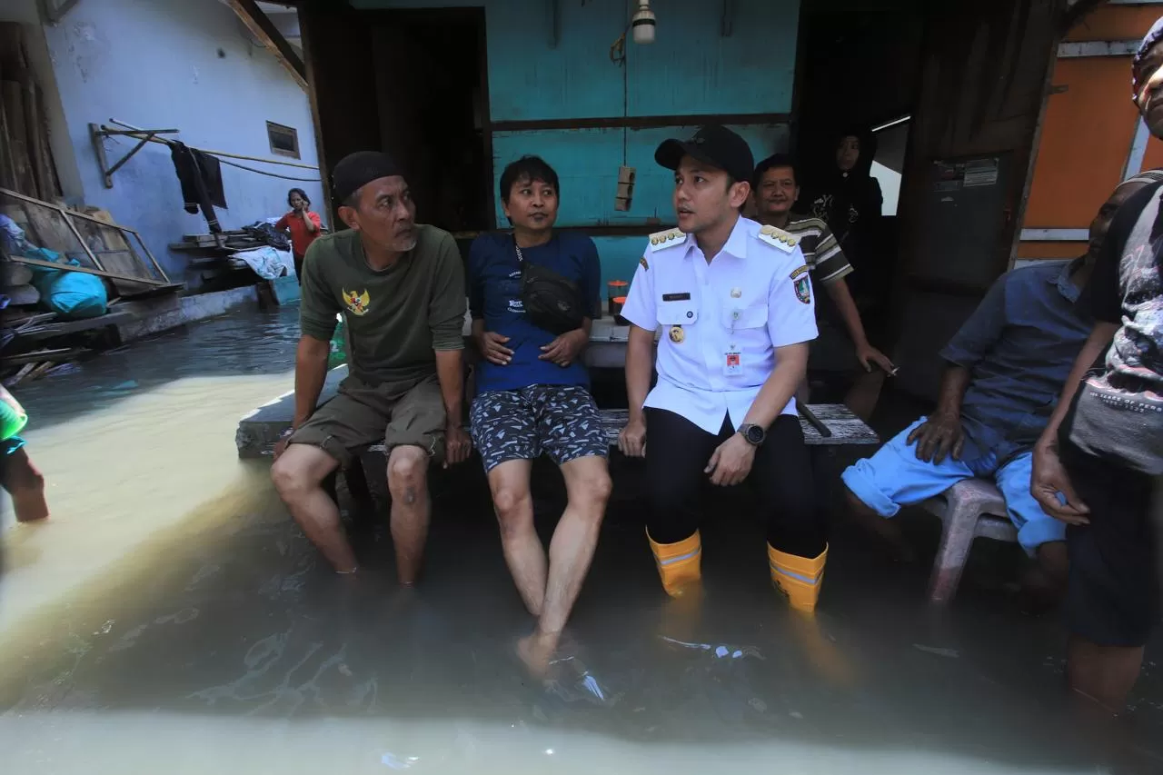 BANJIR SOLO: Wali Kota Respati Ardi Fokus Pemulihan Korban Banjir, Pastikan Kebutuhan Warga Terpenuhi. (KlikSoloNews/dok)