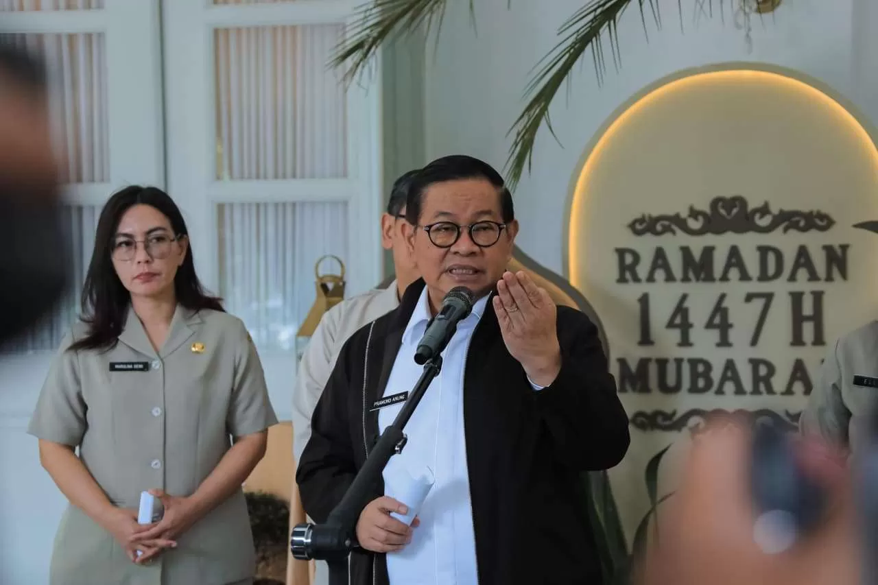 Sanksi Tegas Menanti! Gubernur DKI Pramono Anung Larang ASN Pakai Kendaraan Pribadi saat WFH Jumat. (KlikSoloNews/dok Pemprov DKI Jakarta)