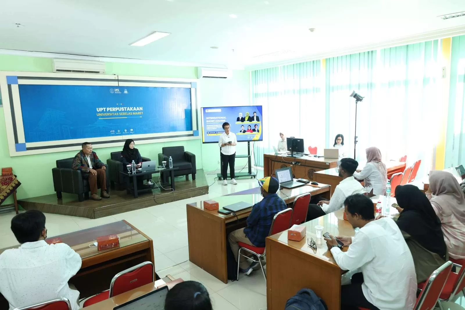 UPT Perpustakaan UNS Gelar Short Course Internasional SDGs, Dorong Kualitas Publikasi Ilmiah Global. (KliKSoloNews/dok uns)