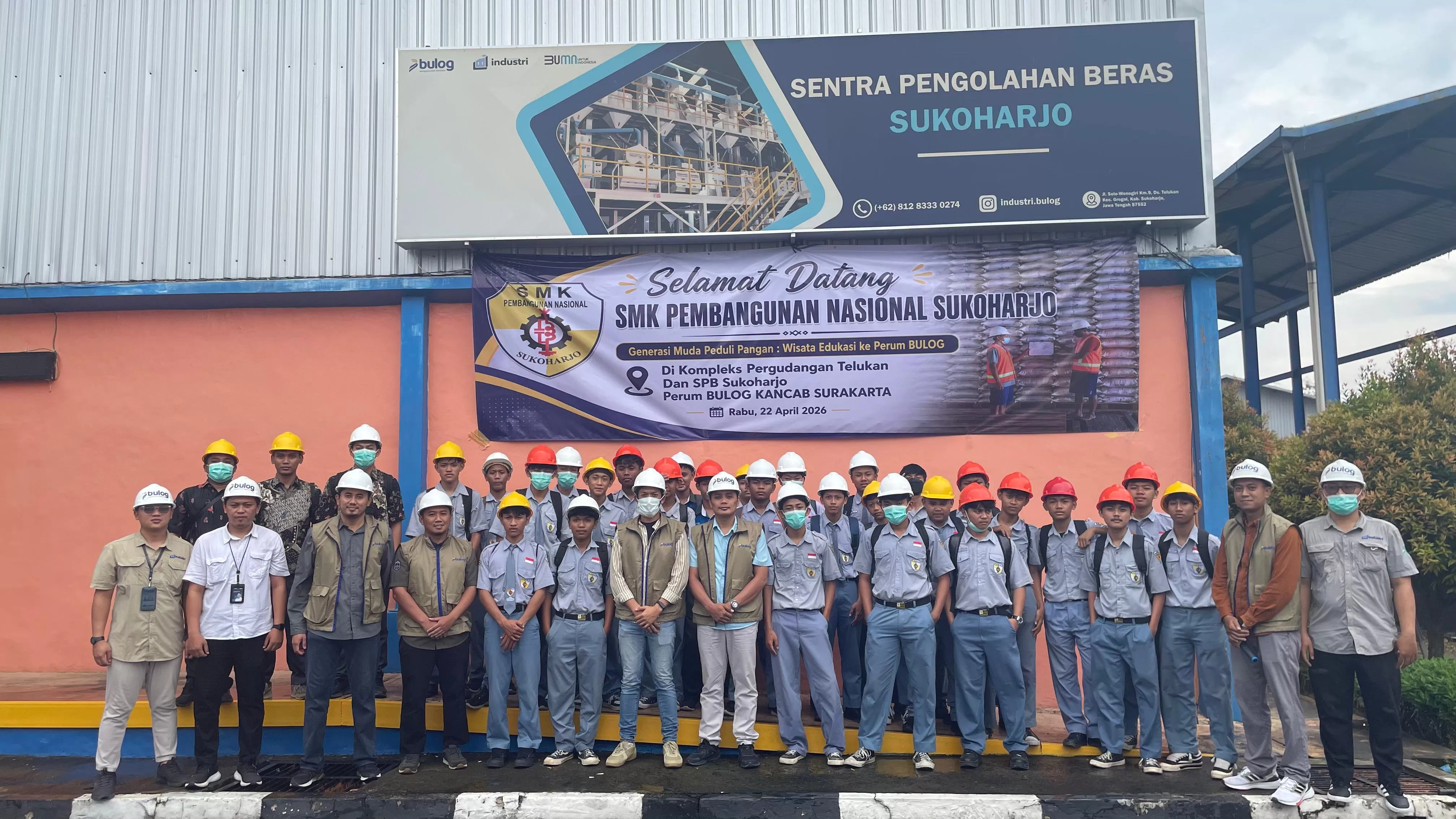 BULOG Surakarta Ajak Pelajar Kenali Proses Distribusi Pangan dari Hulu ke Hilir. (KlikSoloNews/dok Bulog Surakarta)