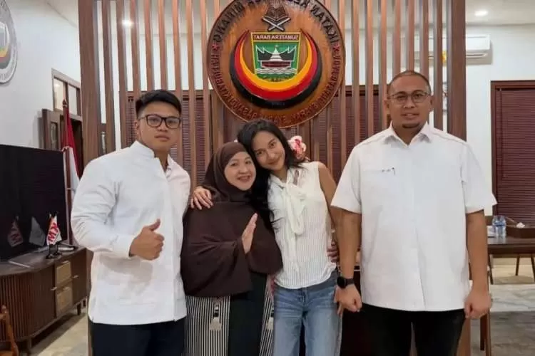 Kasus Pencemaran Nama Baik Berakhir Damai, Azizah Salsha Maafkan Bigmo. (KlikSoloNews/dok)