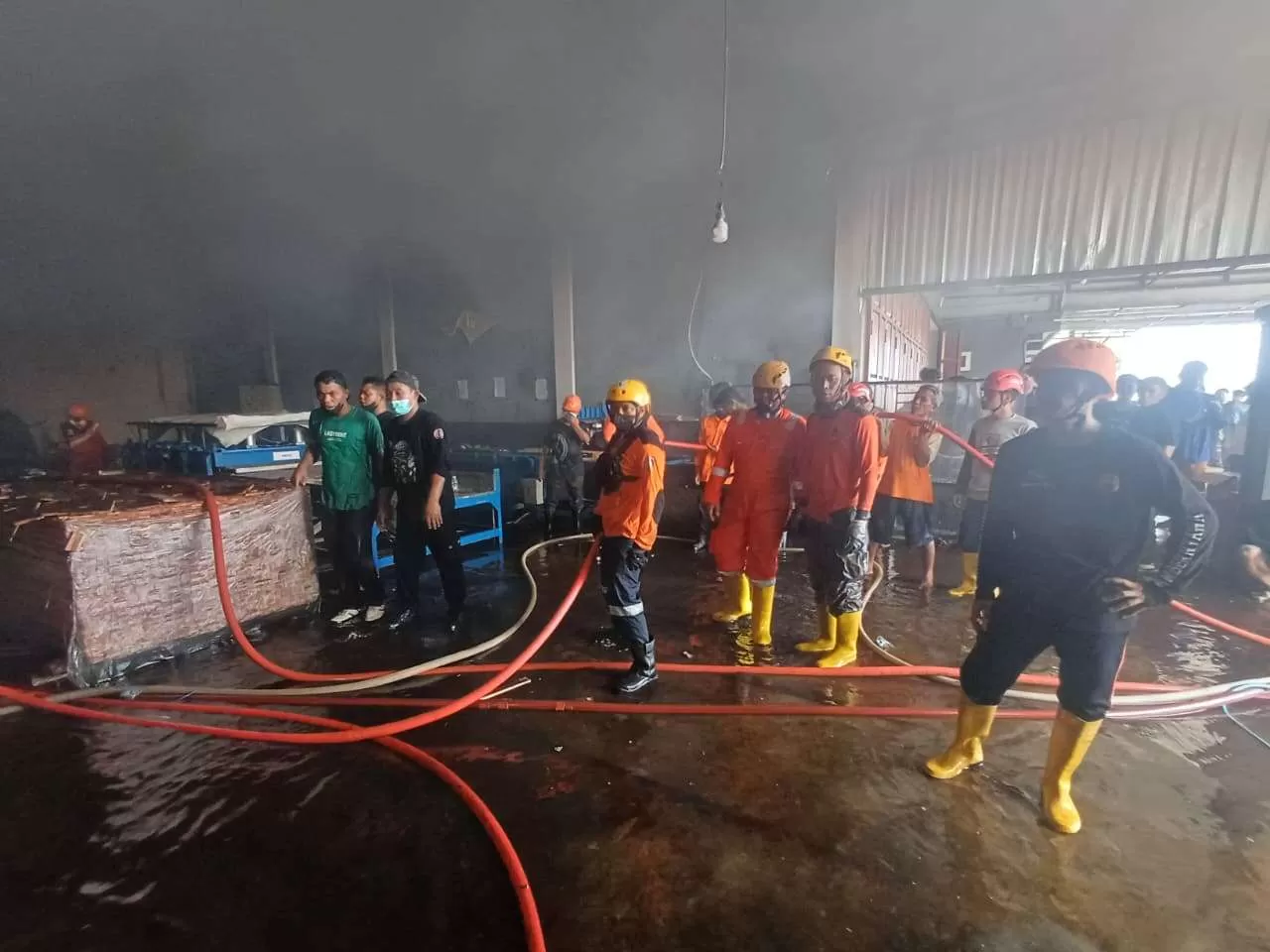 Kebakaran Pabrik Plywood di Karanganyar, Api Diduga Berasal dari Tungku Oven. (KlikSoloNews/dok)