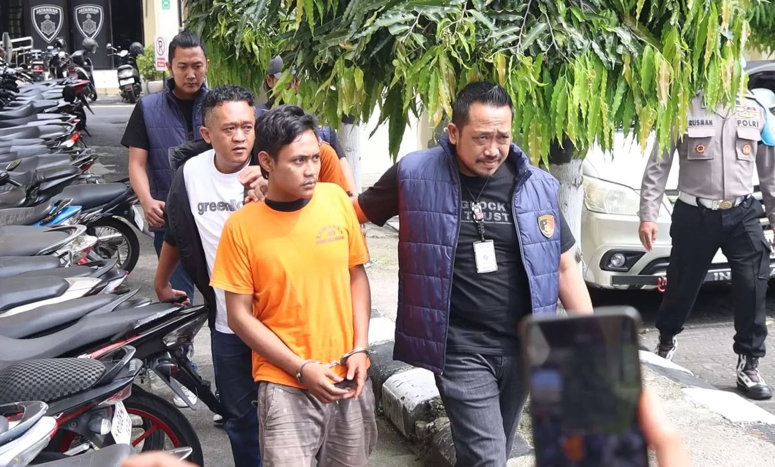Begal Sadis Viral di Jalan Halmahera Semarang Akhirnya Ditangkap, Pelaku Residivis Dibekuk Polisi. (KlikSoloNews/dok)