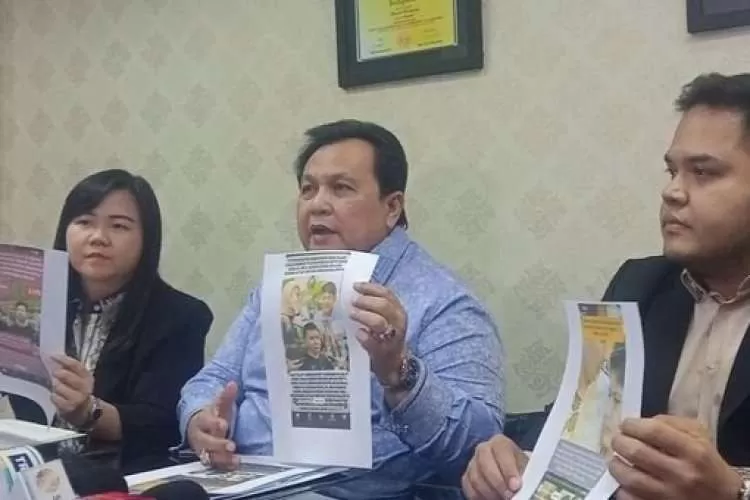 Isu Retak Rumah Tangga Dibantah, Fairuz A Rafiq dan Sonny Septian Ancam Polisikan 10 Akun Penyebar Fitnah. (KlikSoloNews/dok)