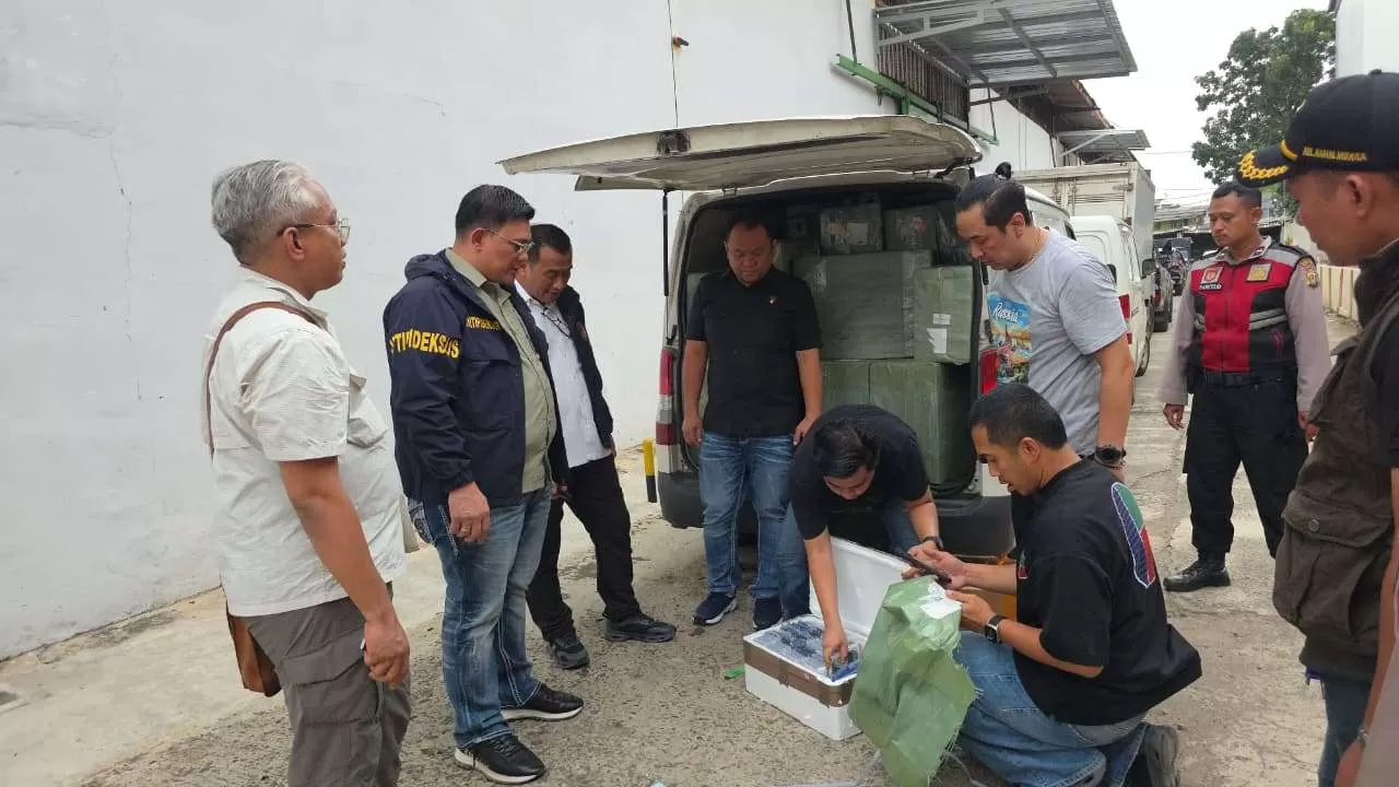 Terbongkar! Ribuan iPhone Ilegal Siap Edar Digagalkan, Bareskrim Bongkar Modus Repacking. (KlikSoloNews/dok Bareskrim)