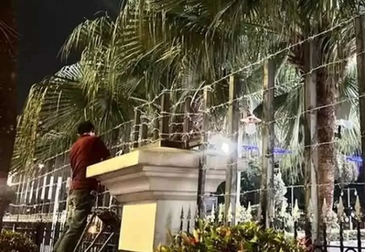 Jelang Aksi 21 April, Kantor Gubernur Kaltim Dijaga Ketat dengan Kawat Berduri. (KlikSoloNews/dok)