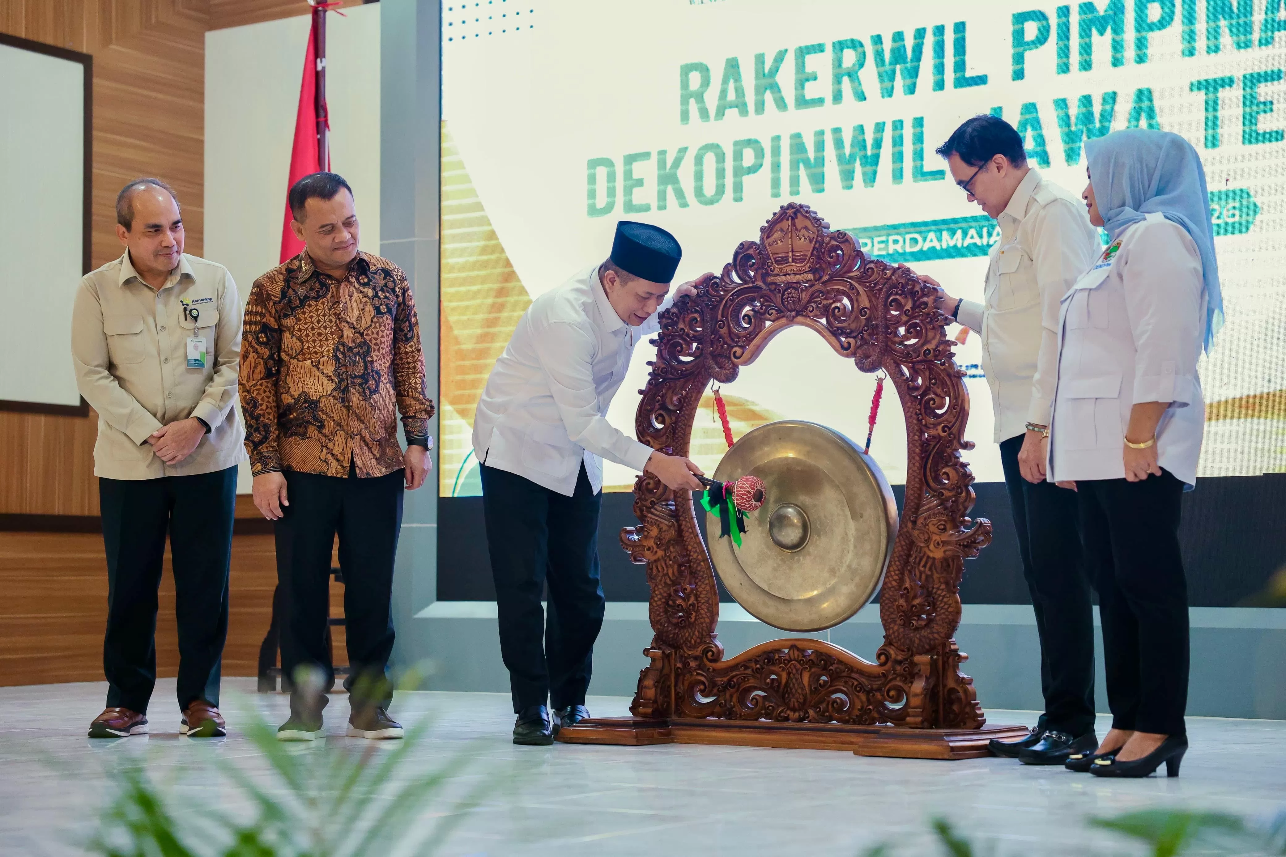 Menteri Ferry Juliantono: Jawa Tengah Jadi Provinsi Tercepat dalam Pembentukan Koperasi Berbadan Hukum. (KlikSoloNews/dok Pemprov Jateng)