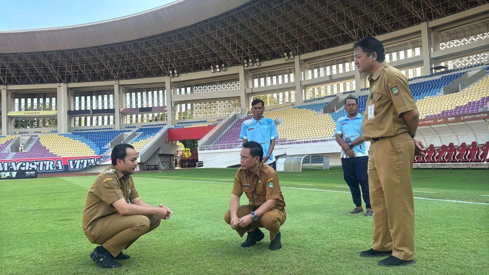 Usai Disindir Andre Rosiade Seperti Sawah, Wali Kota Respati Ardi Siapkan Pembenahan Stadion Manahan. (KlikSoloNews/dok Pemkot Surakarta)