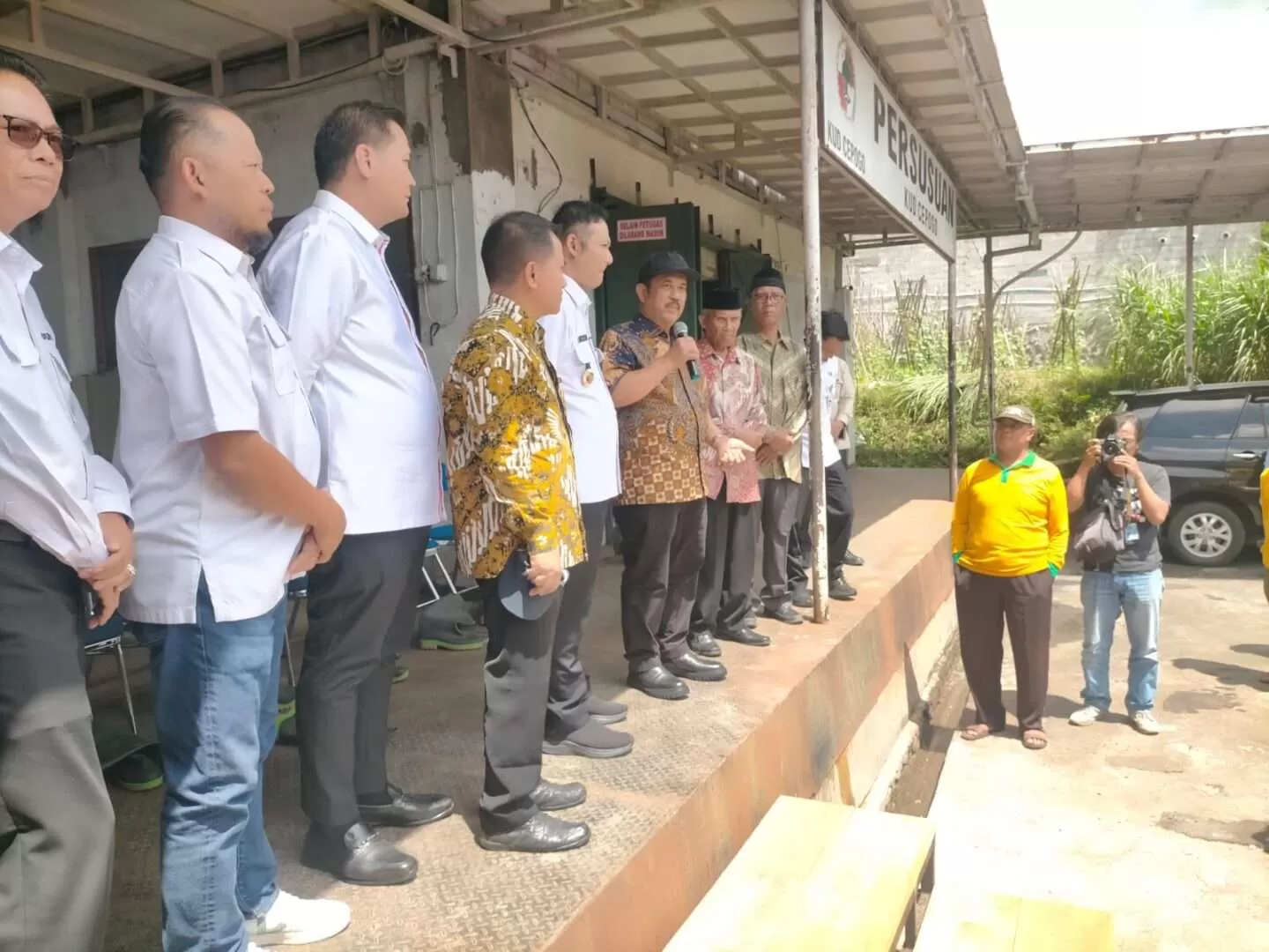 Rachmat Pambudy Tinjau Peternakan Sapi Perah di Boyolali, Dorong Hilirisasi Industri Susu. (KlikSoloNews/dok)