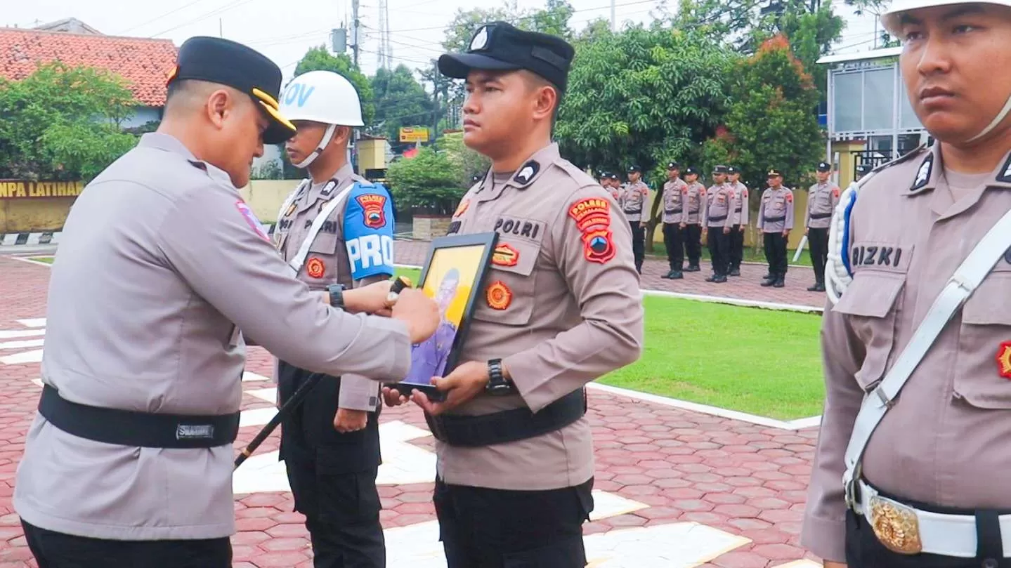 Polda Jateng Tegaskan Kasus Penipuan Rekrutmen Polri di Pemalang, Pelaku Dipecat dan Dipenjara 5 Tahun. (KlikSoloNews/dok Polda Jateng)