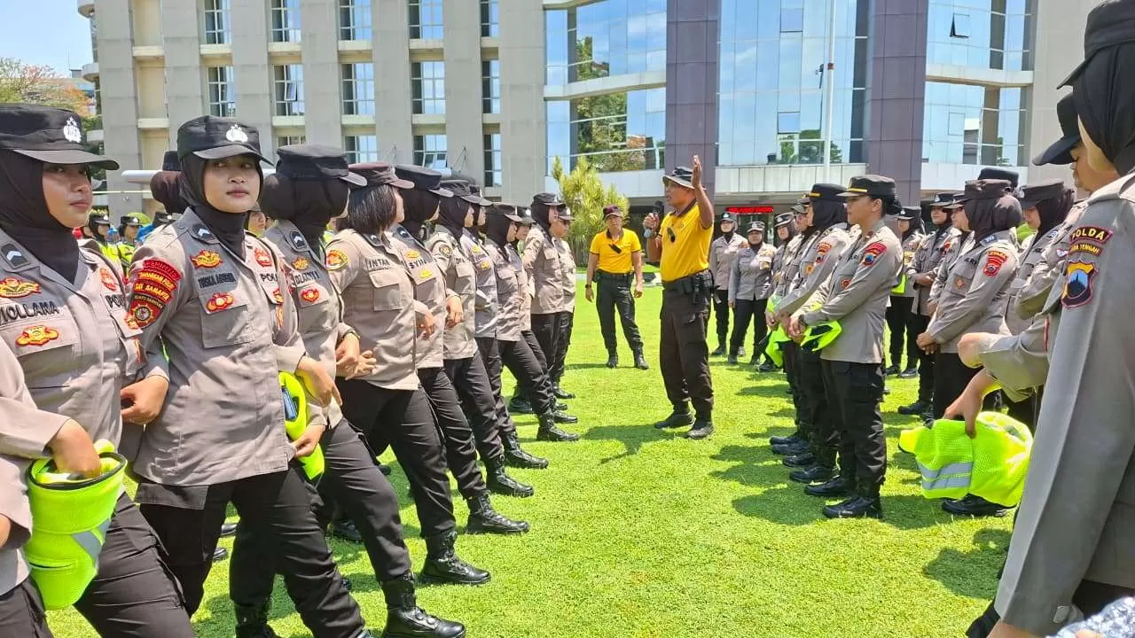 Polda Jateng Latih 185 Polwan Jadi Negosiator, Perkuat Pendekatan Humanis Hadapi Dinamika Massa. (Klik