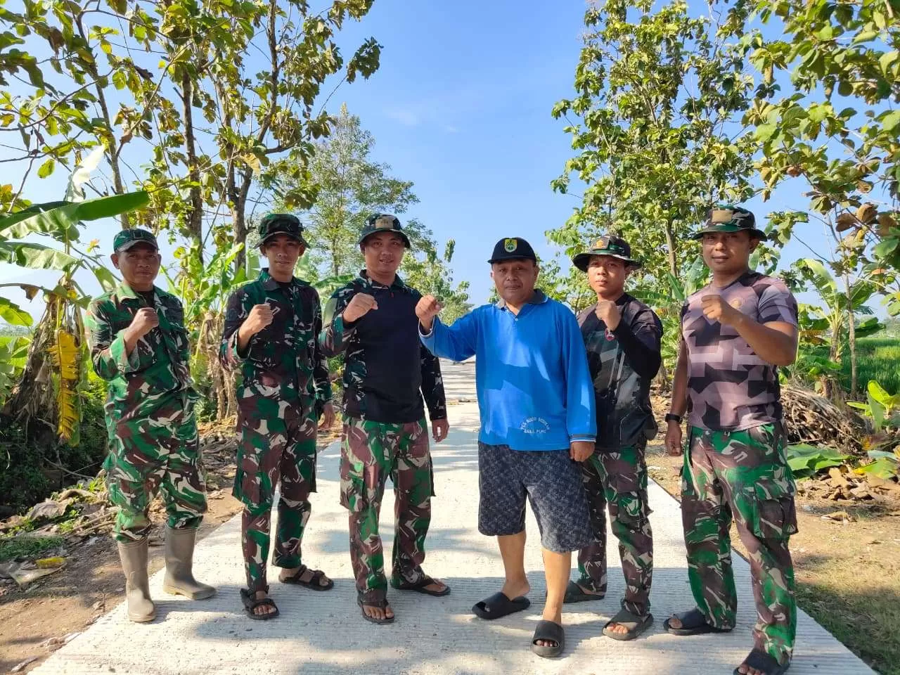 Kepala Desa Puro Apresiasi Kinerja Satgas TMMD di Sragen, Tetap Semangat di Tengah Cuaca Panas. (KlikSoloNews/dok)