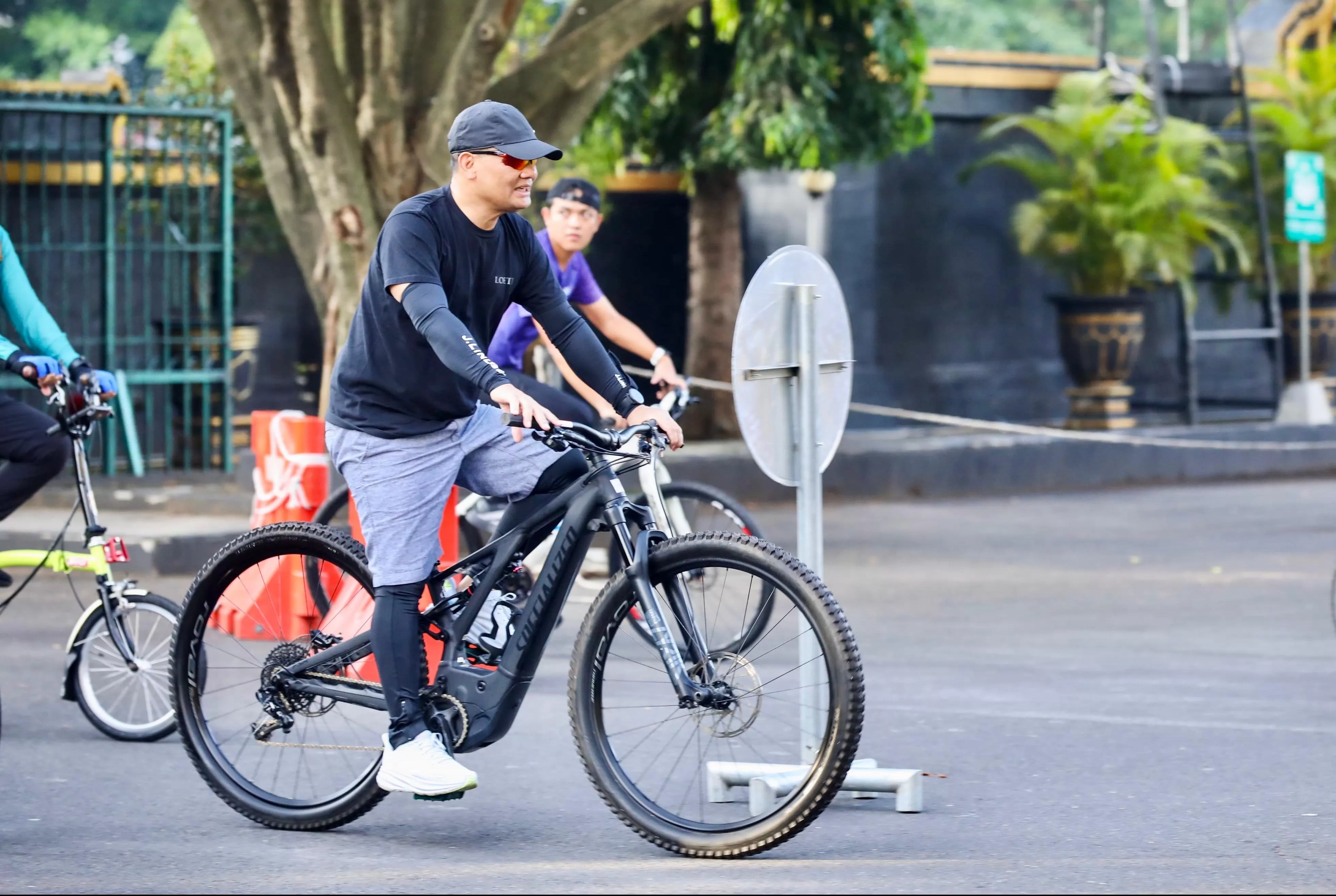 Sepeda Listrik Gubernur Ahmad Luthfi Dirujak Netizen, Pasbata Minta Publik Fokus pada Kampanye Hemat Energi. (KlikSoloNews/dok Pemprov Jateng)