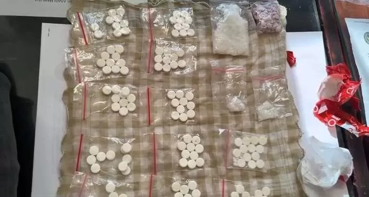 Hendak Besuk Suami di Lapas Sragen, Wanita Asal Tasikmadu Karanganyar Ketahuan Bawa Sabu dan Obat Terlarang. (KlikSoloNews/dok)