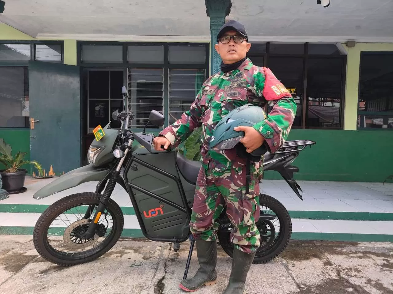 Serda Dwi Nur Mawoko, Babinsa Desa Puro Jadi Motor Penggerak Kelancaran TMMD Sragen. (KlikSoloNews/dok)