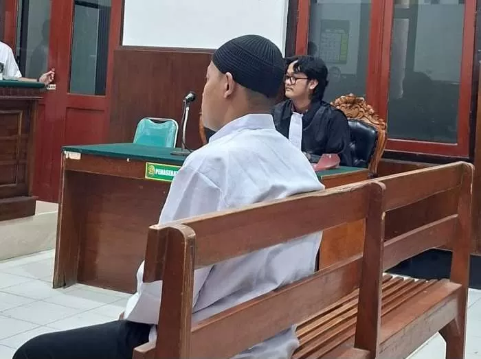 Eks Kepala Gudang PT Cimory di Sidoarjo Didakwa Jual Produk Kedaluwarsa, Tanggal Expired Diganti Ulang. (KlikSoloNews/dok)
