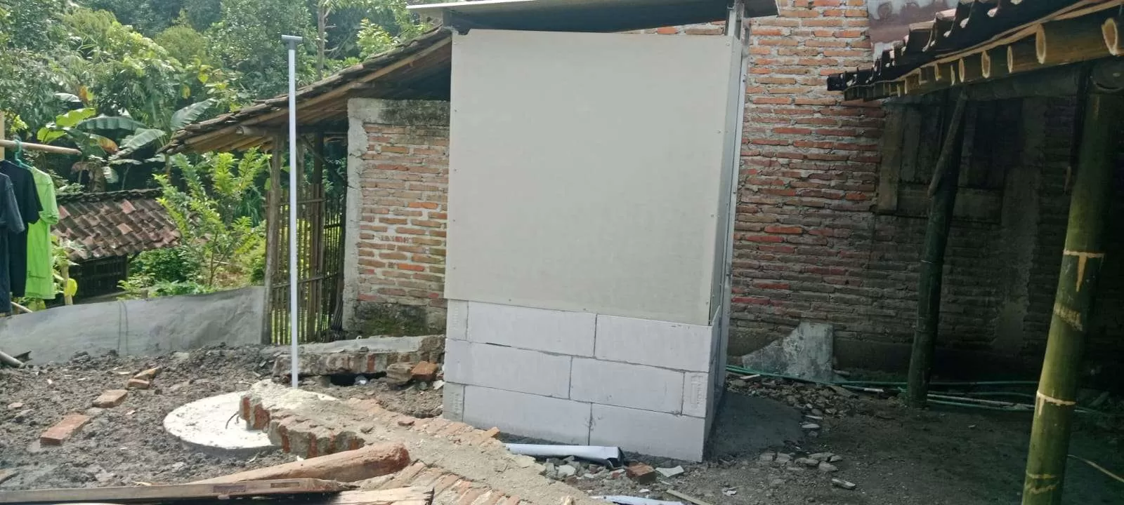 Pembangunan Jamban Sehat TMMD Sragen Capai 50 Persen, Warga Diajak Hidup Bersih. (KlikSoloNews/dok)