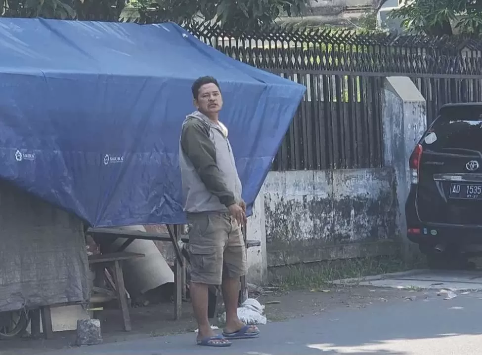 Video Viral Dugaan Parkir Liar di GOR Sritex Arena Solo, Jukir Tarik Rp10 Ribu ke Pengunjung. (KlikSoloNews/dok)